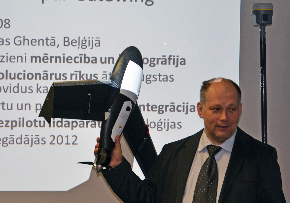 “Trimble” pārstāvji Latvijā demonstrē kompānijas jaunākos instrumentus