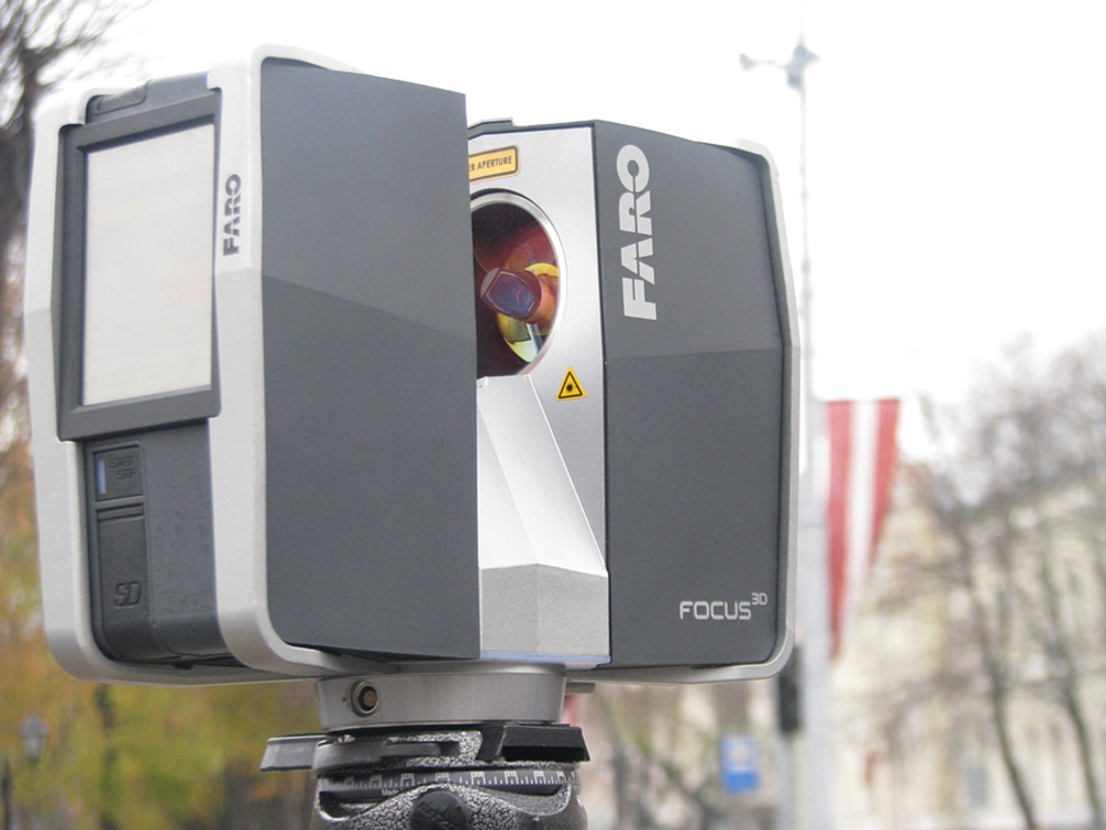 Reklāmraksts: Lāzerskeneris Faro Focus 3D – mazs „cinītis” uzmēra lielu „vezumu”